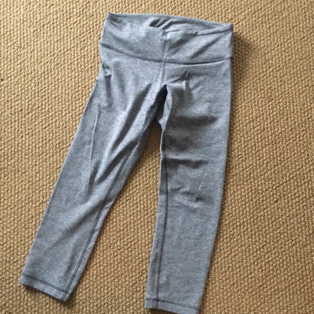 Low rise wonder under crop leggings